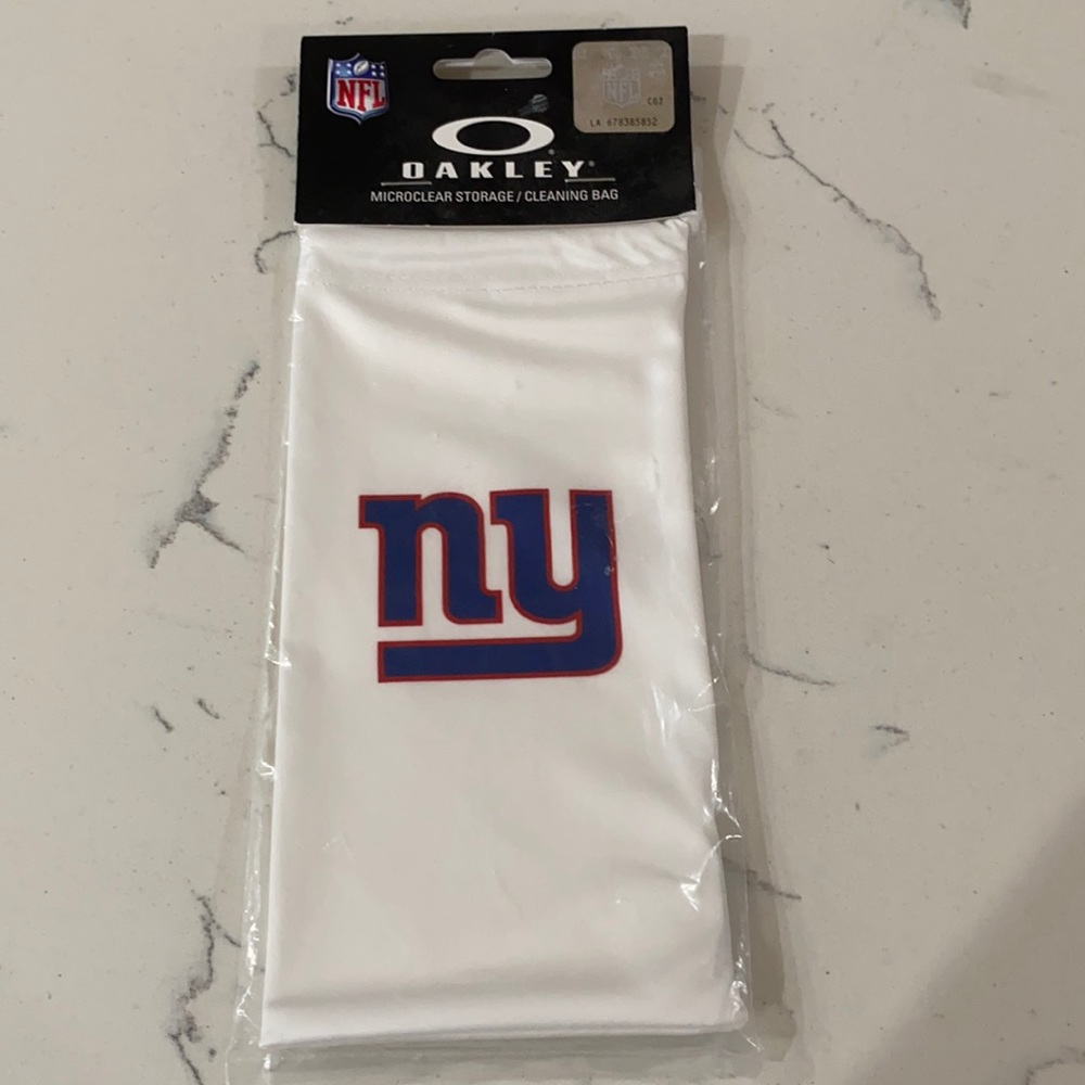 Oakley NY Giants  Eyeglass Sunglass cleaning bag